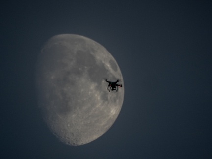 Drohne-Mond